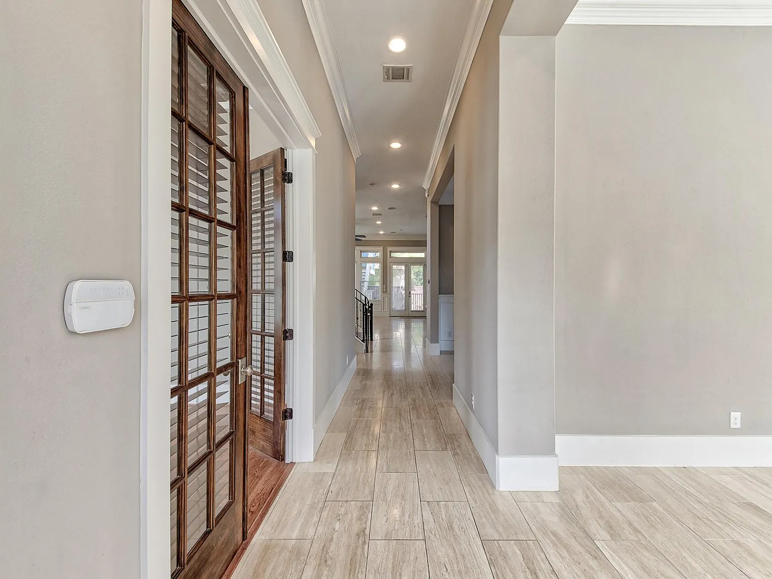 4 bed, 4.5 bath, 3424 sqft, $6,000 — Photo 2