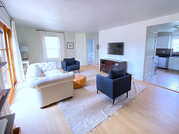 5th image of 1418 Manton St NE