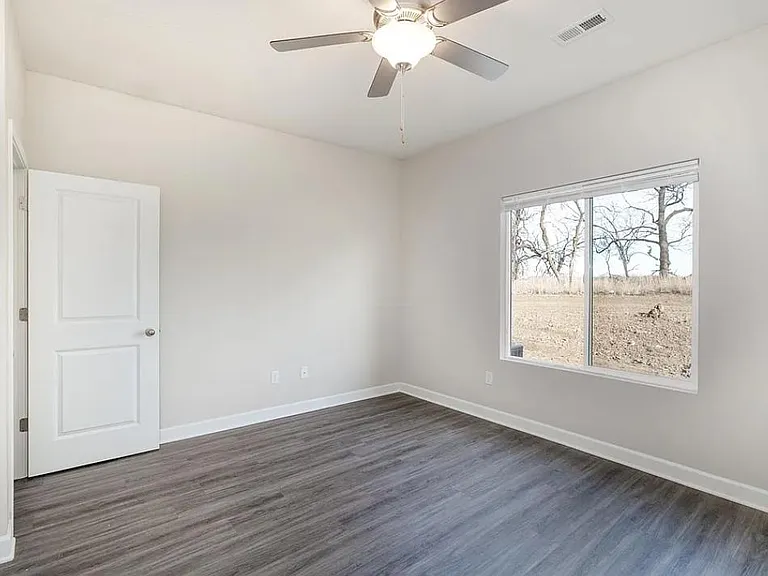 2346 E Cheyenne Ct — Photo 25