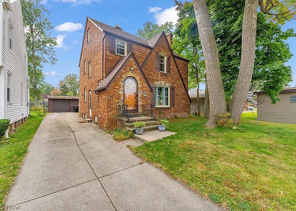 1st image of 15811 Fernway Ave