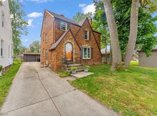 15811 Fernway Ave, Cleveland, OH 44111