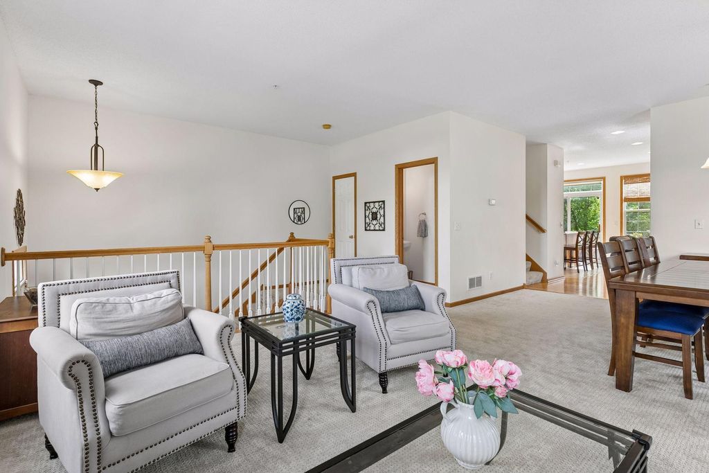 9993 Pincherry Ln, Eden Prairie, MN - View 6