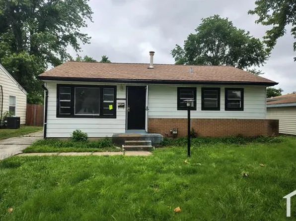 11217 Saint Shawn Ln, Saint Ann, MO 63074