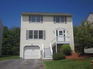 2 Juniper Ln, Tewksbury, MA 01876