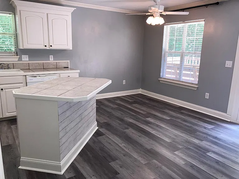 Kitchen/Dining