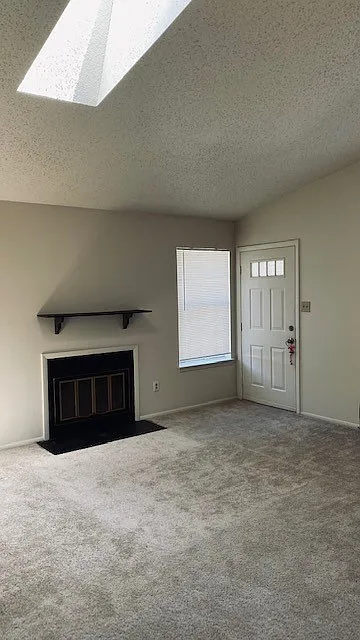2 bed, 866 sqft, $1,895 — Photo 3