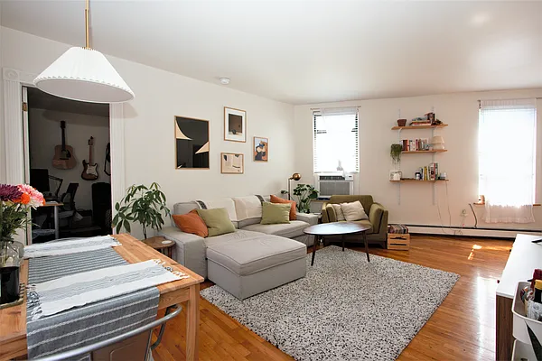 Rented by R New York | media 3