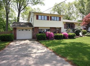 10 Texas Dr, Jackson, NJ 08527