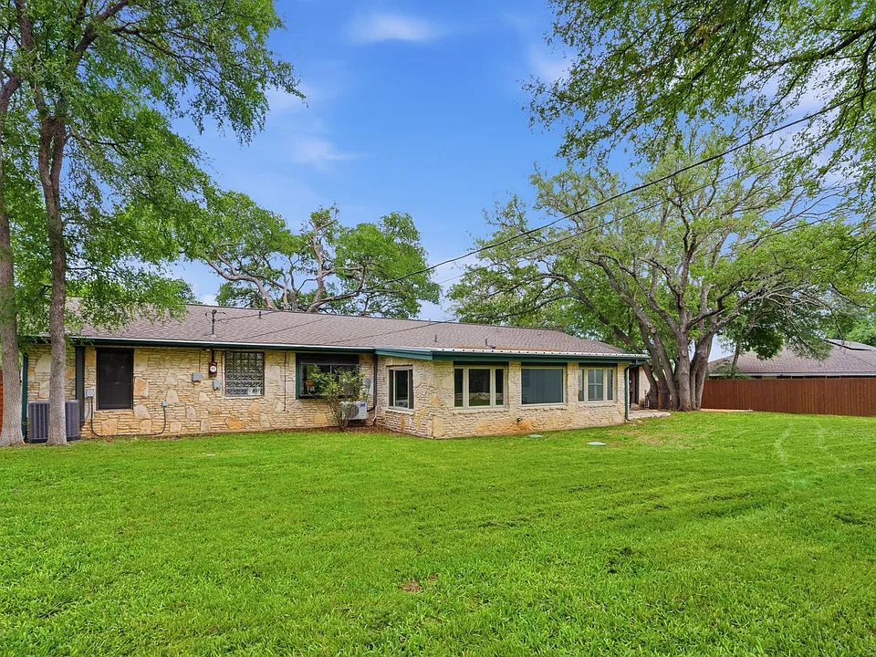 11102 Salado Springs Cir