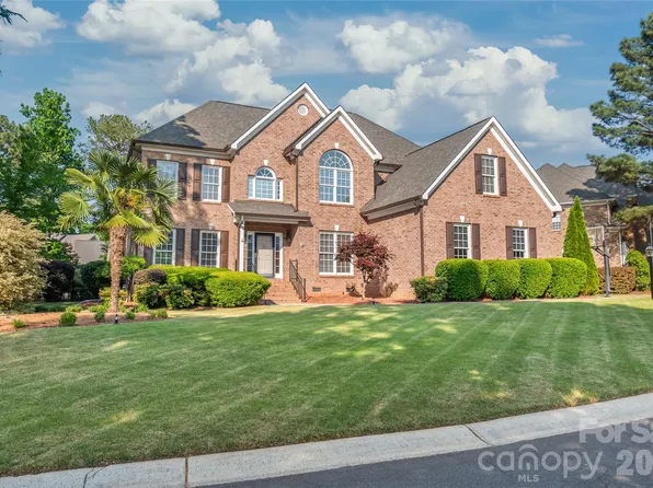 907 Hickory Stick Dr, Fort Mill, SC 29715