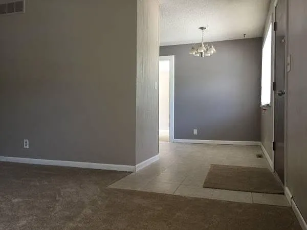 3 bed, 2.5 bath, 2064 sqft, $1,600 — Photo 4