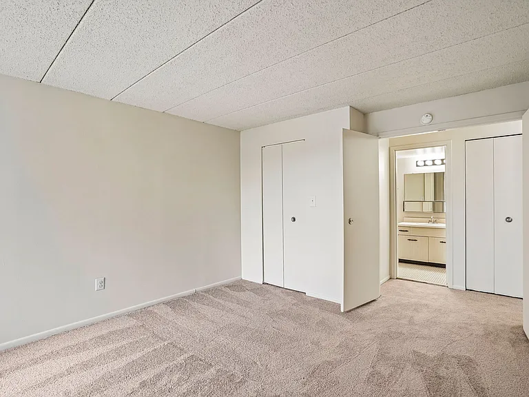Lincoln Tower Apartments — Photo 18