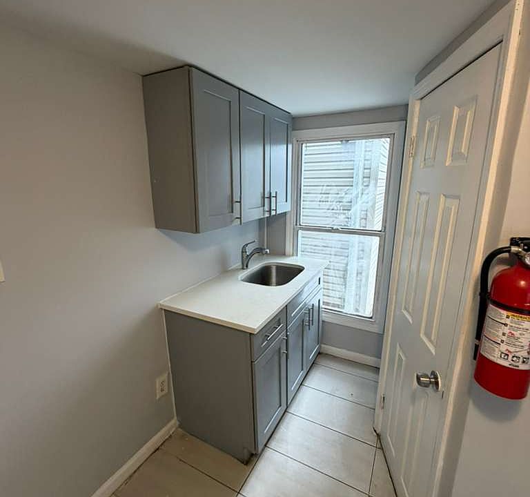 1st image of 315 Marshall St APT 1