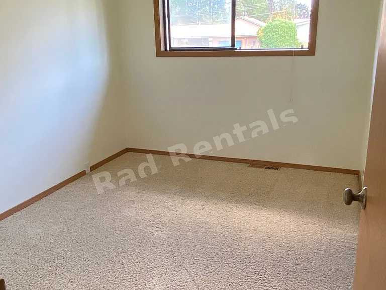 6721 N Stevens St — Photo 13