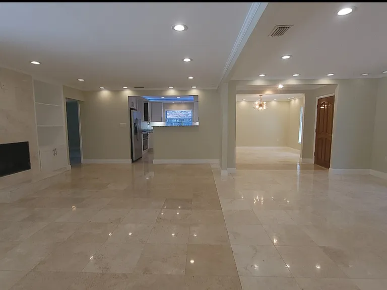 1506 S Trask St — Photo 12