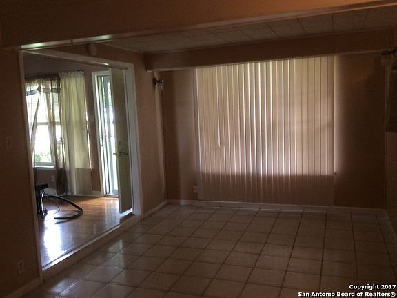 4th image of 103 Denton Dr