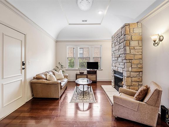 3rd image of 715 Westwood Dr APT 3E