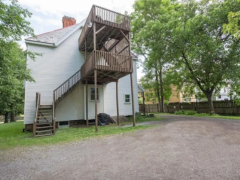 1383 E State St — Photo 13