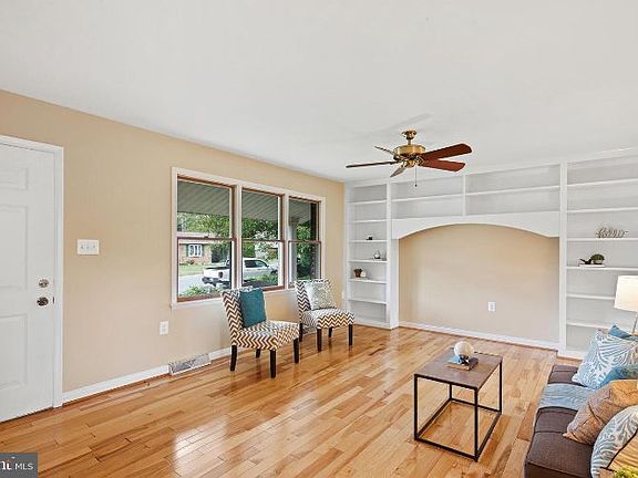 4th image of 7249 Pommel Dr