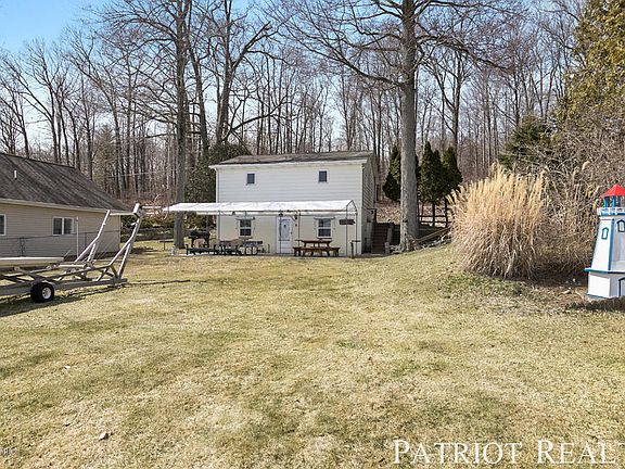 5th image of 9254 S Redwood Dr