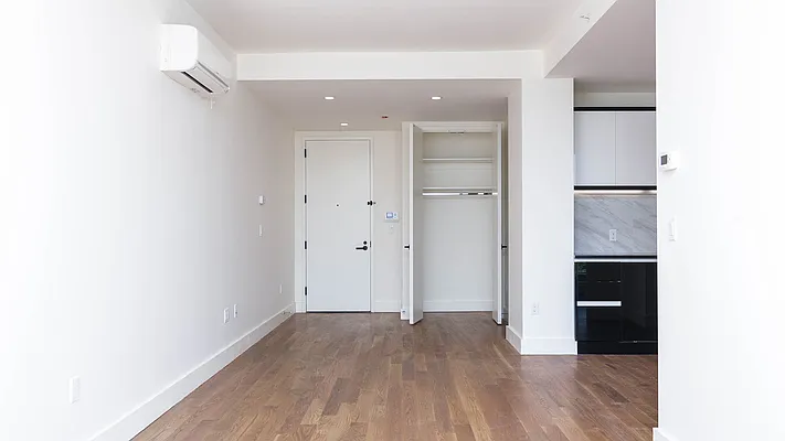 Rented by Nooklyn NYC LLC | media 18