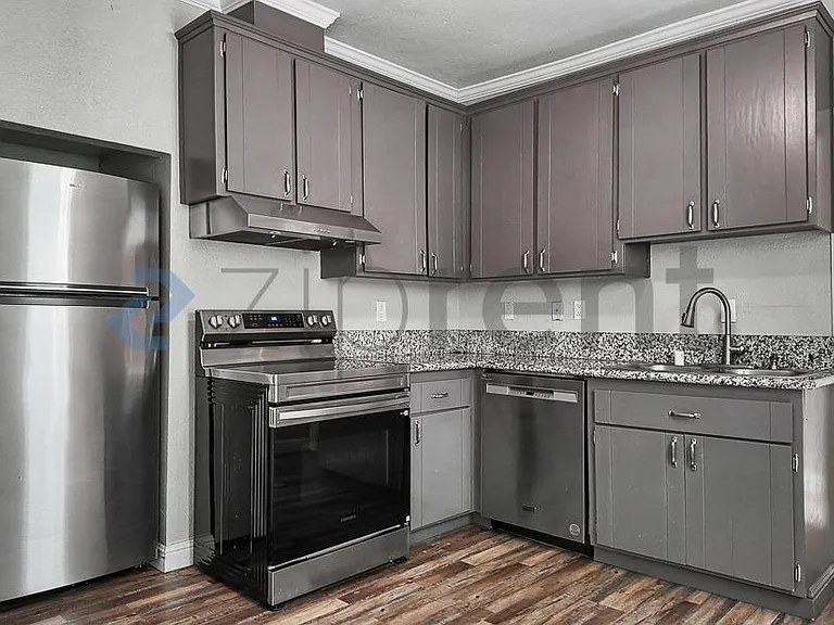 517 13th St #B — Photo 13