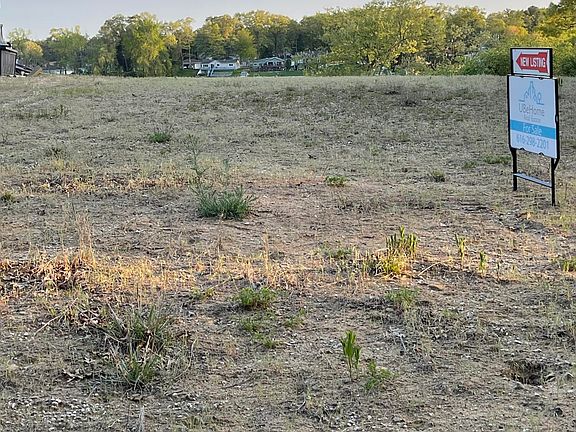 4th image of White Lake Dr