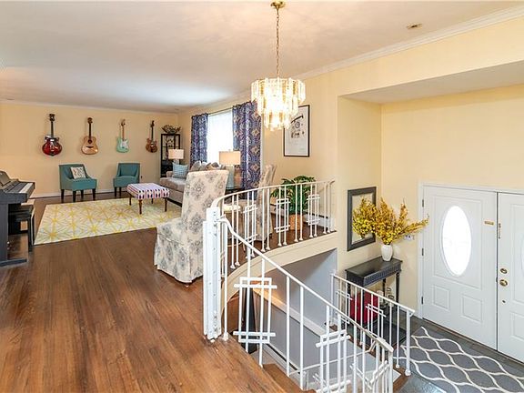 3rd image of 2204 Sultana Dr