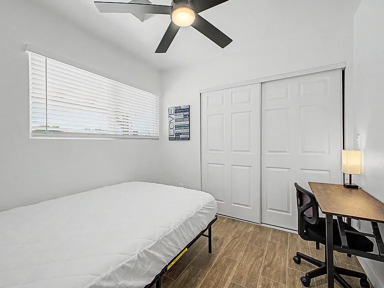 W 6th Dr — Photo 2
