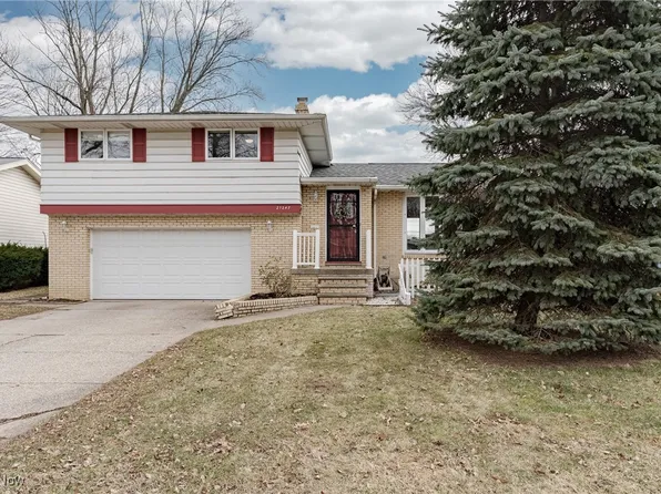 21247 Nottingham Dr, Fairview Park, OH 44126