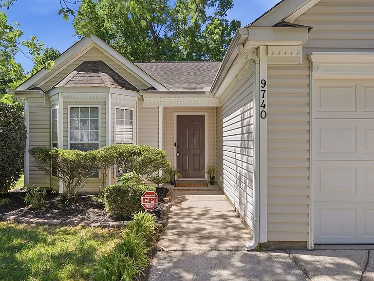 9740 Veronica Dr — Photo 14