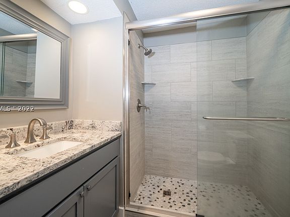 4th image of 26 S Forest Beach Dr APT 5