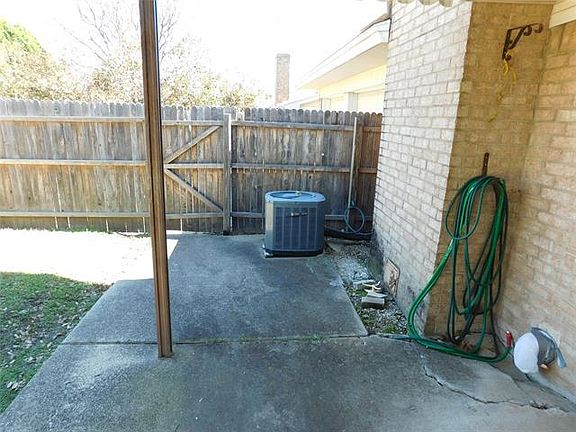 3rd image of 14275 Shoredale Ln