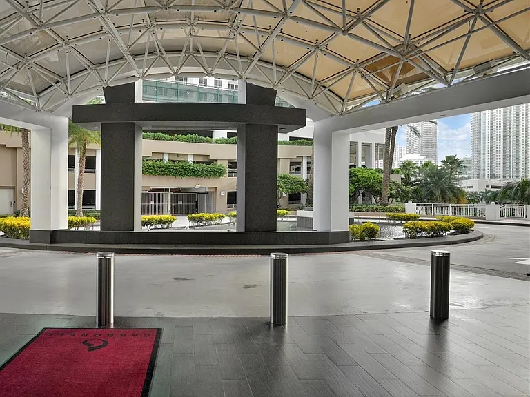 901 Brickell Key Blvd #L05 — Photo 2