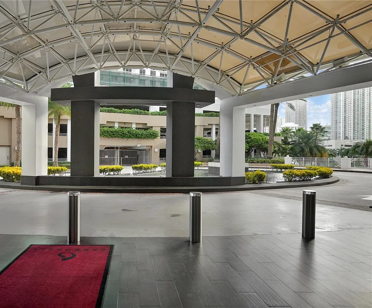 Building Photo - 901 Brickell Key Blvd #L05