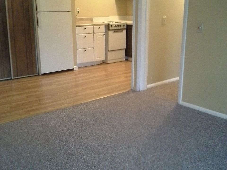 1st image of 145 Chateau Cir #145