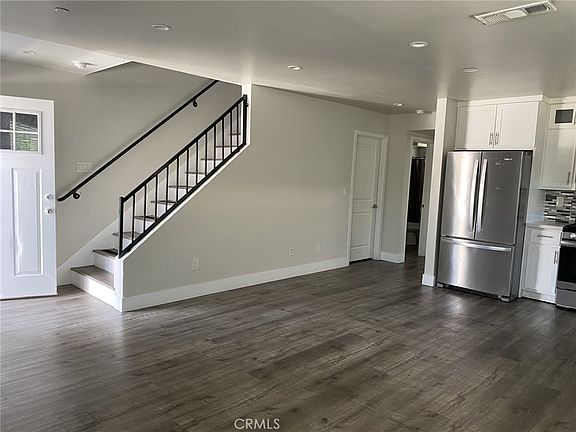 4th image of 2420 1/2 Folsom St