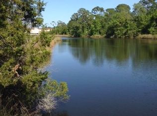 9600 Sorrento Rd, Pensacola, FL 32507