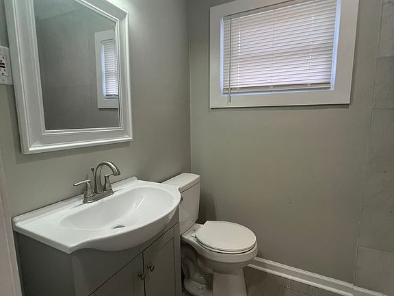 5th image of 1300 S Main St #2