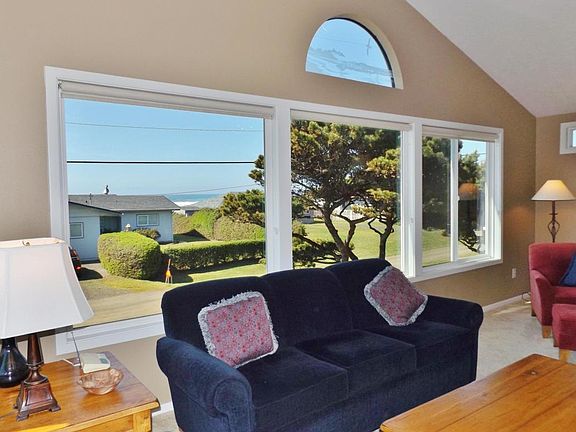 4th image of 4457 SW Pacific Sands Dr