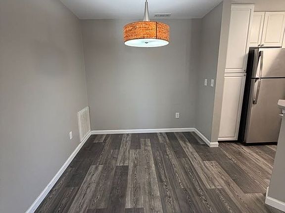 5th image of 133 McGill Park Ave NE