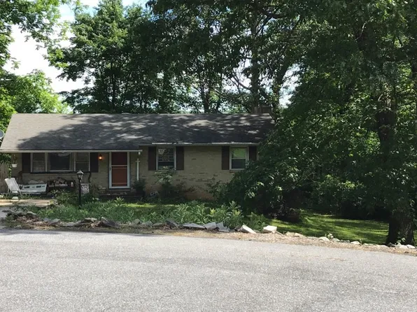 3012 Merle Ct, New Windsor, MD 21776