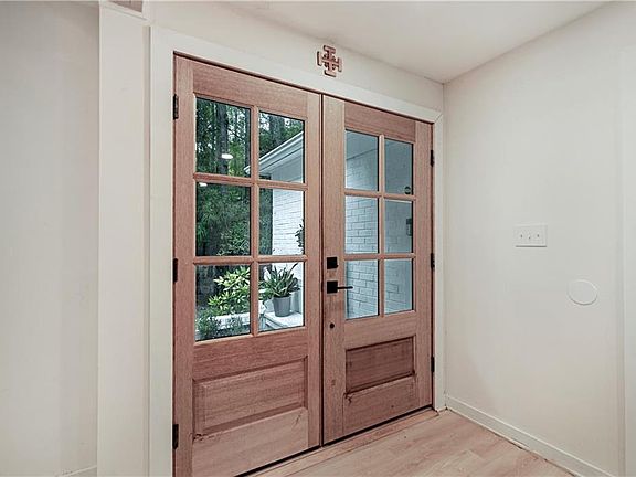 4th image of 8697 Farys Mill Rd