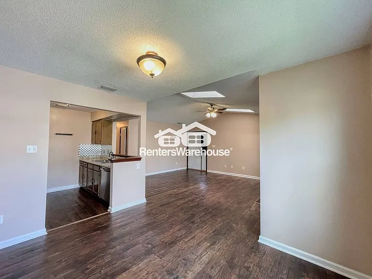521 Brisa Dr — Photo 7