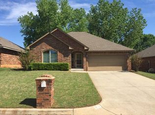 645 NW 19th St, Moore, OK 73160