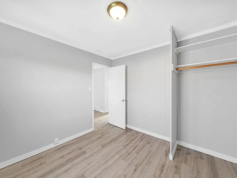 Eastgate Apartments — Photo 8