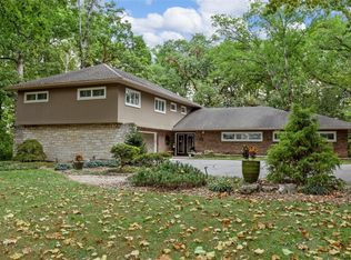 1901 Arrowhead Ln, Godfrey, IL 62035