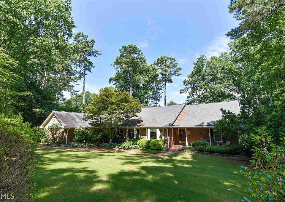 1st image of 2245 Castle Lake Dr #76
