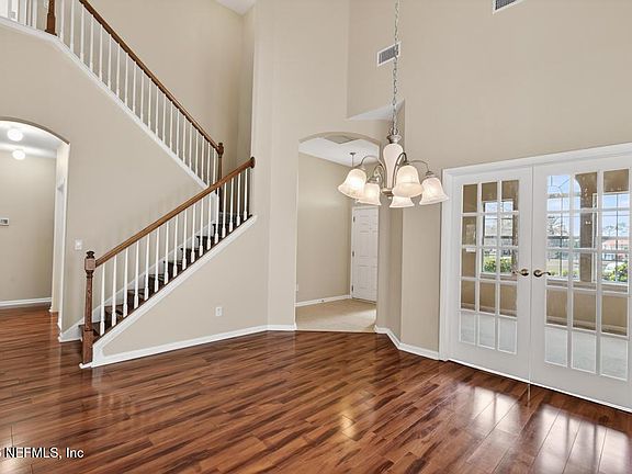5th image of 604 PORTO CRISTO Avenue