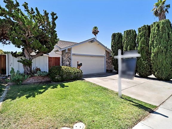 3rd image of 3416 Waterman Ct